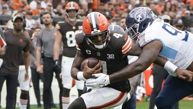 Browns QB Deshaun Watson sitting out with shoulder injury; rookie  Thompson-Robinson starts vs Ravens – NewsNation