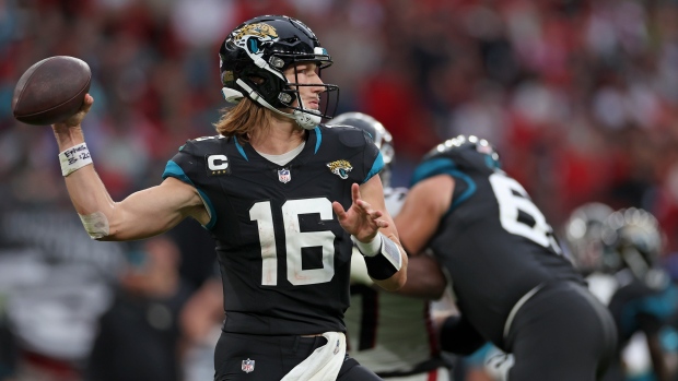 Lawrence, Ridley and defense help Jaguars beat Falcons 23-7 in London