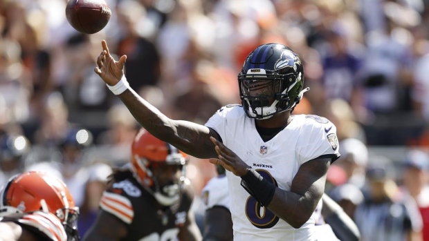 Lamar Jackson signs autographs for Jets players after Ravens win - Sports  Illustrated