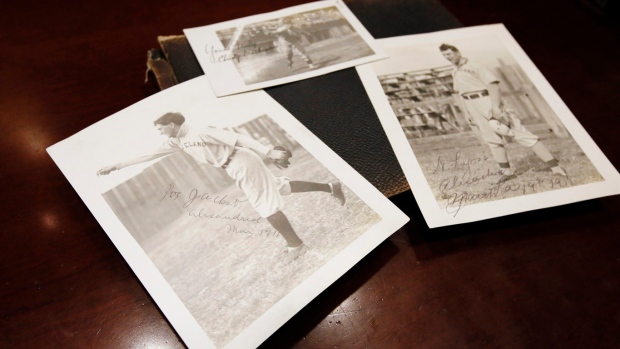 One of a kind autograph: Sale of Shoeless Joe Jackson signed photo may net $100,000 this month Article Image 0