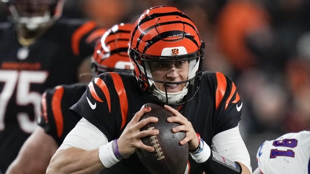 Bengals QB Joe Burrow dons father's Montreal Alouettes vintage jersey ...