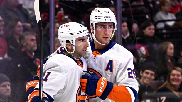 Short-handed New York Islanders snap Ottawa Senators’ three-game win streak – TSN.ca