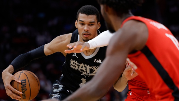 Wembanyama's 33 points, 16 rebounds power the Spurs past Nets 122-115 in  overtime - The San Diego Union-Tribune