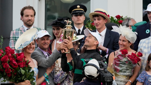 Mystik Dan wins 150th Kentucky Derby in  3-horse photo finish  – TSN.ca