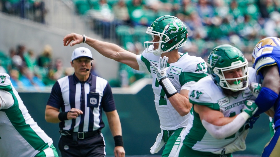 Saskatchewan Roughriders roll past Winnipeg Blue Bombers in pre-season tilt | TSN