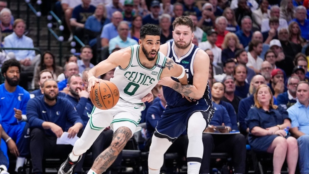 Jayson Tatum, Jaylen Brown help Boston Celtics hold off Dallas Mavericks, take 3-0 lead in Finals – TSN.ca