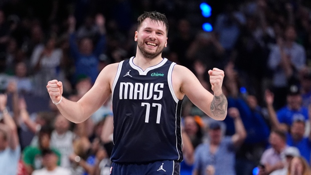 Luka Doncic bounces back, Dallas Mavericks blow out Boston Celtics in Game 4 to stay alive – TSN.ca