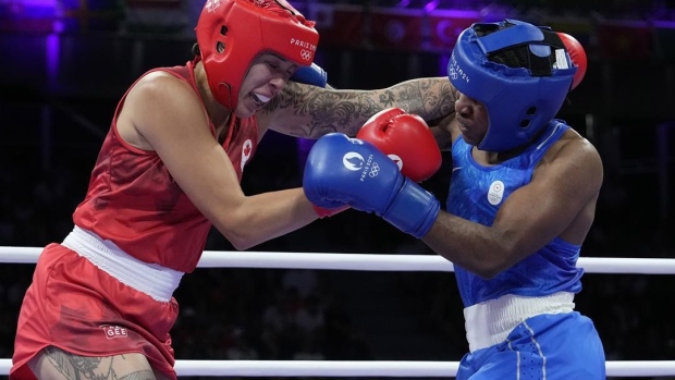 Women's boxing medal hopeful Tammara Thibeault drops opening bout in Paris Article Image 0