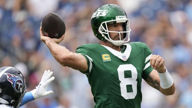 Aaron Rodgers and Jets' offense show promise while defense has to deal with loss of Jermaine Johnson Article Image 0