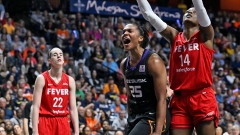 Caitlin Clark (22) Alyssa Thomas (25) Temi Fagbenle (14)