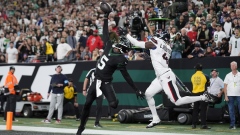 Jets' Garrett Wilson makes a jaw-dropping, 1-handed TD catch vs. Texans Article Image 0