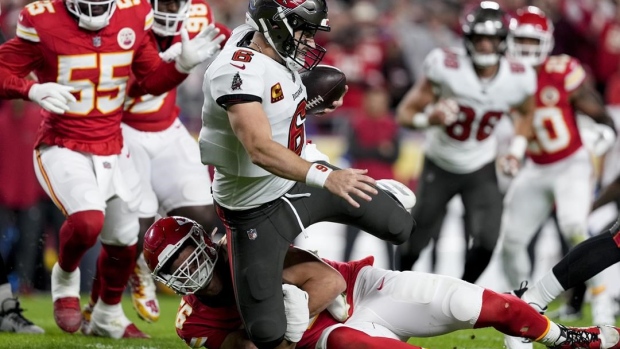 Buccaneers and 49ers are aiming to shrug off so-so starts and make strong second-half runs Article Image 0