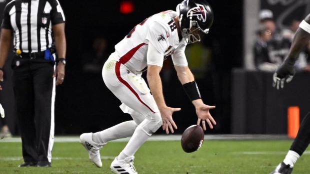 Falcons stay close in NFC South, but QB remains a question after Cousins' meager 112 passing yards Article Image 0