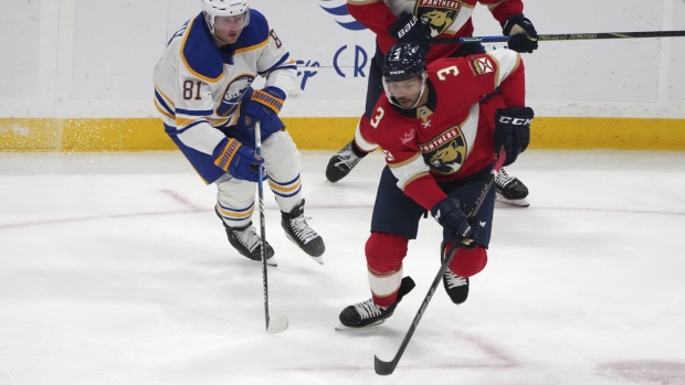 NHL roundup: Panthers record sixth straight win by beating Sabres 4-0 Article Image 0