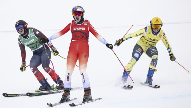 Canada's Courtney Hoffos wins silver medal at ski cross world championship Article Image 0