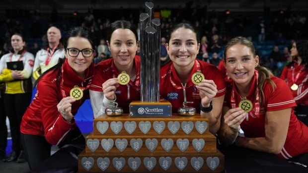 Team Einarson announces departure of lead Briane Harris, who joins Team Cameron Article Image 0