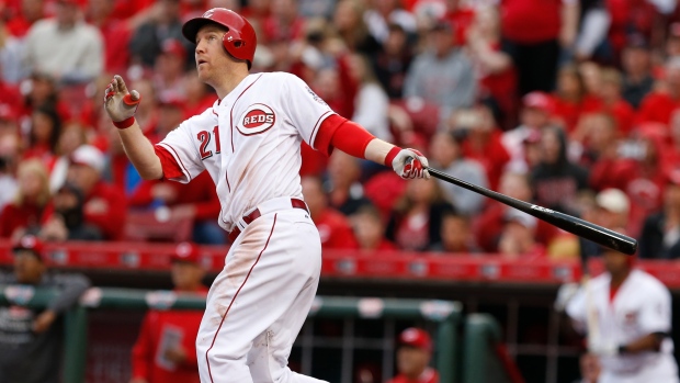 Todd Frazier throws out first pitch on Cincinnati Reds' Opening Day