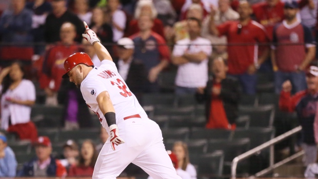 Neil Walker's walk-off HR lifts Pirates over Cubs 1-0