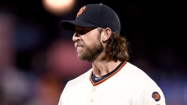 Bumgarner, Giants stop Royals 7-1 in Series opener