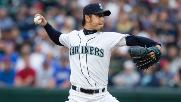 Hisashi Iwakuma, Mariners defeat Rangers 