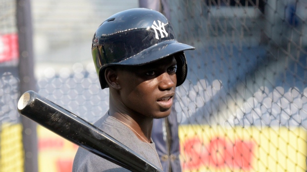 Charleston victim s son tosses first pitch for Yanks TSN.ca