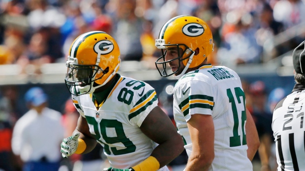 James Jones catches Aaron Rodgers' first touchdown pass of 2015