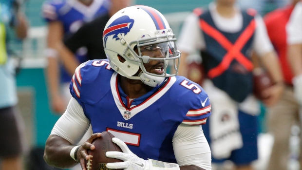 Tyrod Taylor injury: right shoulder concern leaves Bills-Chiefs status in  doubt - Buffalo Rumblings