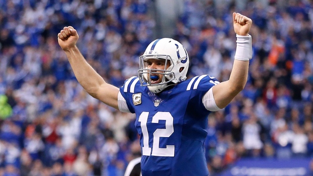 Peyton Manning Catches Up With Andrew Luck Before Sunday's Colts Win