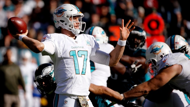 Dolphins rally to beat Eagles 20-19