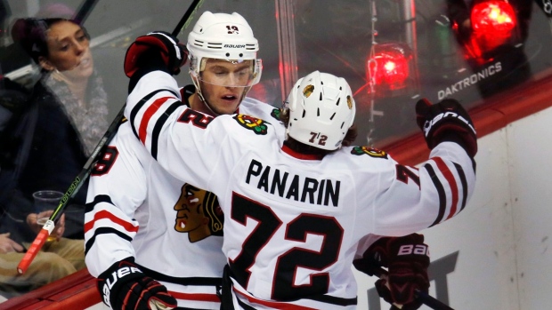 jonathan-toews-artemi-panarin.jpg