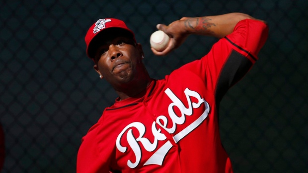 Chapman, Reds avoid arbitration with $8.05M deal