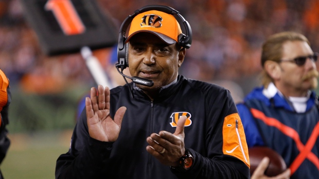 Former Bengals coach Lewis returns to sideline as a head coach