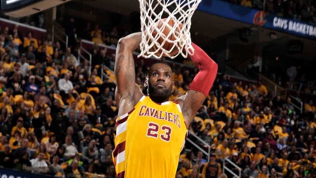 LeBron James' 23-point fourth quarter powers Cavs to sixth