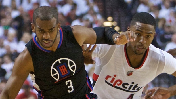 Clippers Paul Leaves Game 4 With Broken Bone In Hand Tsn Ca