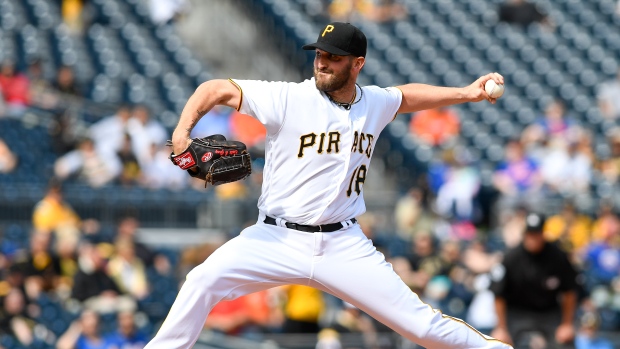 Pirates trade Neil Walker to Mets for lefty Jon Niese