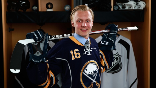 Sabres select Alex Nylander in 1st round of NHL draft