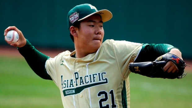 Canadian playing in Korean Baseball League says the sport can be played  safely 