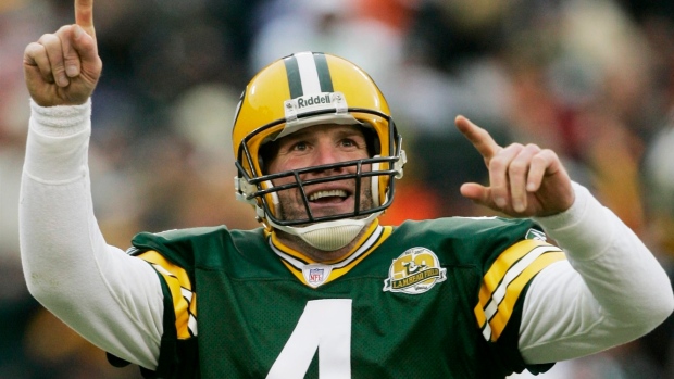 Bears defeat Packers as Brett Favre is honored at Lambeau - Sports  Illustrated