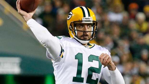 Aaron Rodgers throws 3 TD passes, Packers beat Bears 26-10 – The