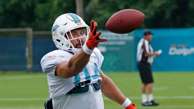 Dolphins sign TE Jordan Cameron: 4 things to know 