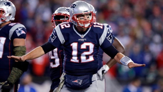 Patriots' Tom Brady practises 1 day after knee injury