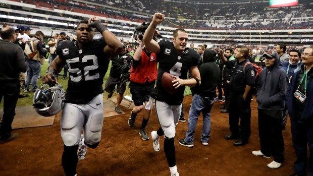 Oakland Raiders Rally Past Houston Texans in Mexico City - The New