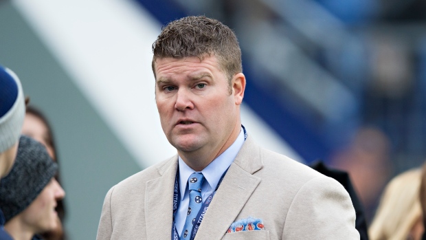 Titans' GM Jon Robinson abruptly exits broadcast booth