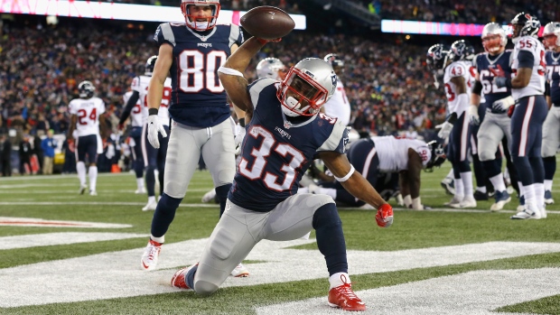 Dion Lewis stars as Patriots roll over Texans to reach another AFC