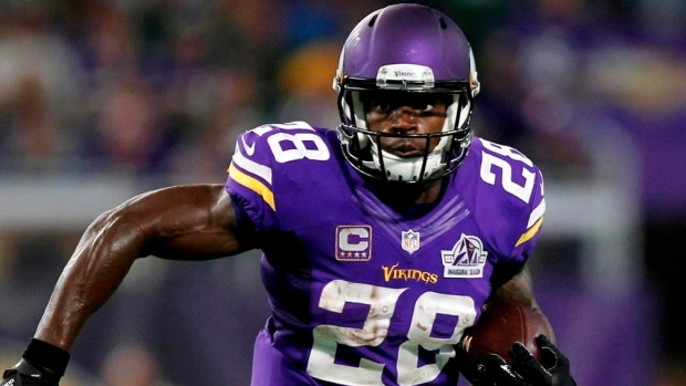 Dolphins Star Says Former Viking Adrian Peterson is Greatest RB