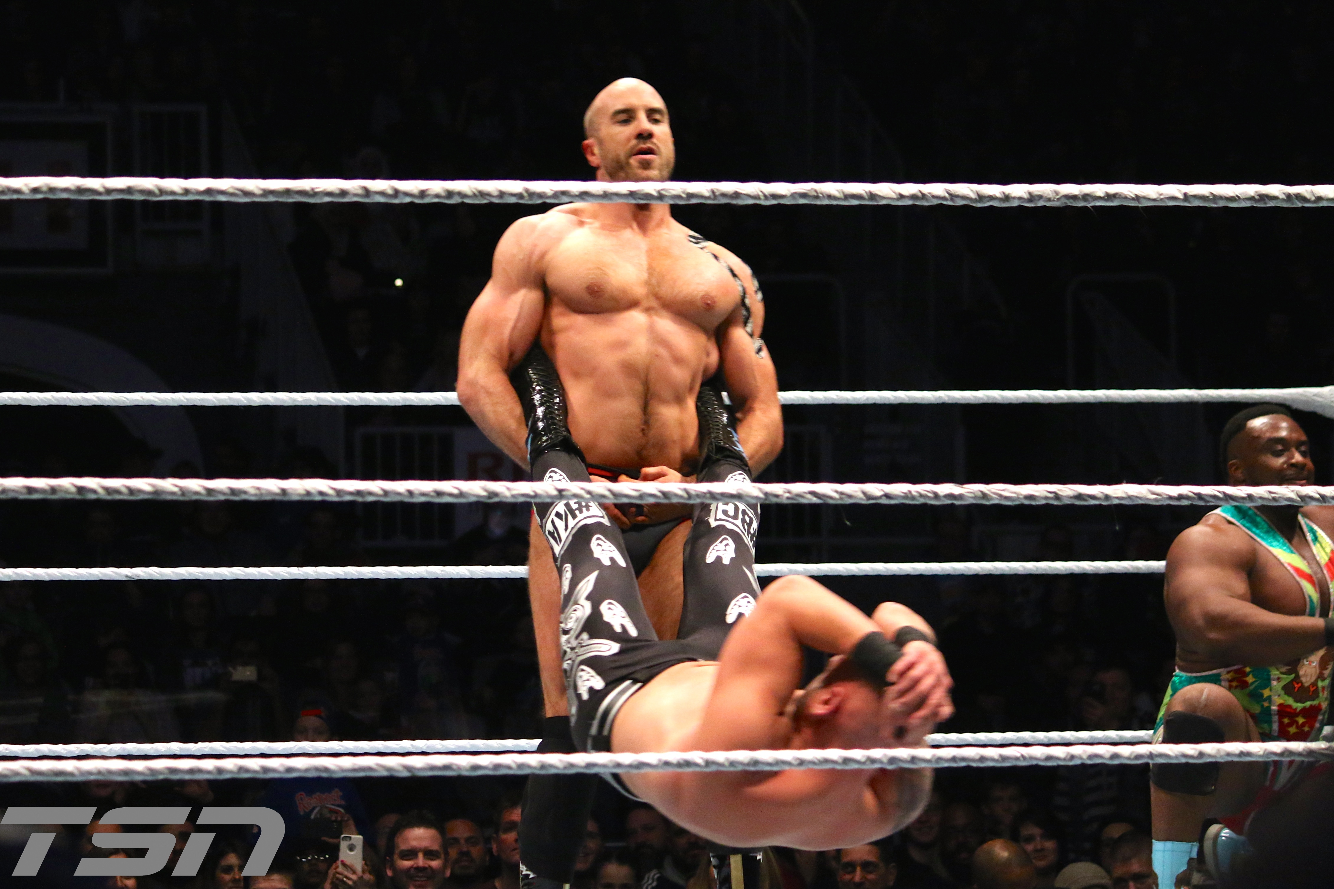 PHOTO GALLERY: WWE returns to Toronto - TSN.ca