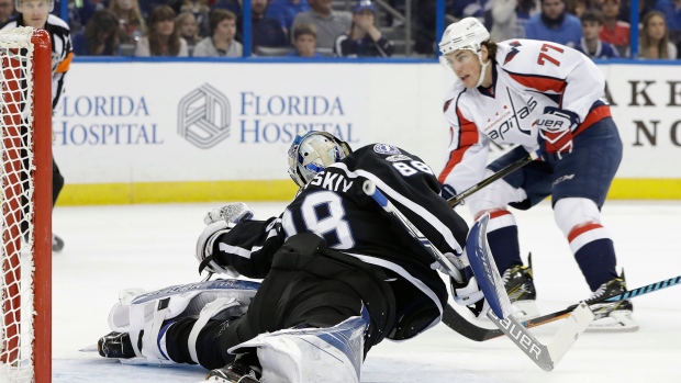 Capitals clinch playoff spot by beating Lightning 5-3