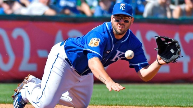 Royals bring back Alex Gordon on 1-year deal