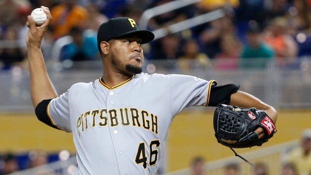 Pirates sign Ivan Nova to 3-year deal