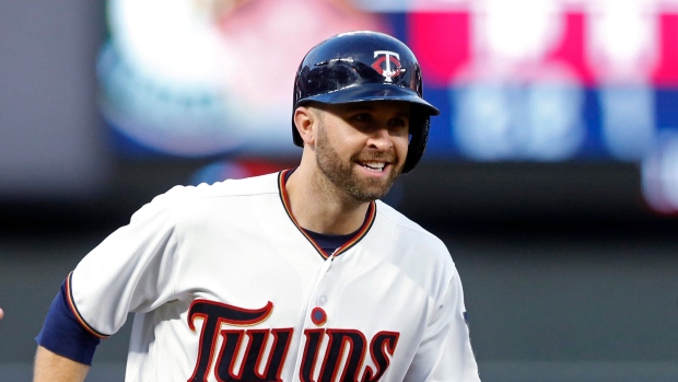 NL West-leading Dodgers get Dozier from Twins 